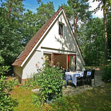 Hébergement de vacances In Near Forest, Cleaning Included *