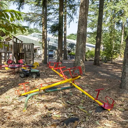 Hébergement de vacances In Near Forest, Cleaning Included *
